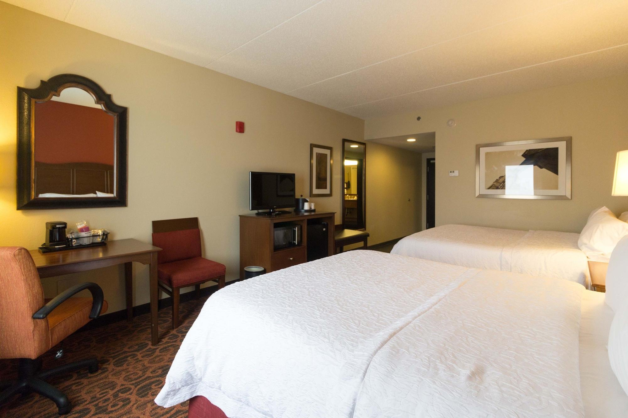 Hampton Inn Columbus-South Гроув Сити Екстериор снимка