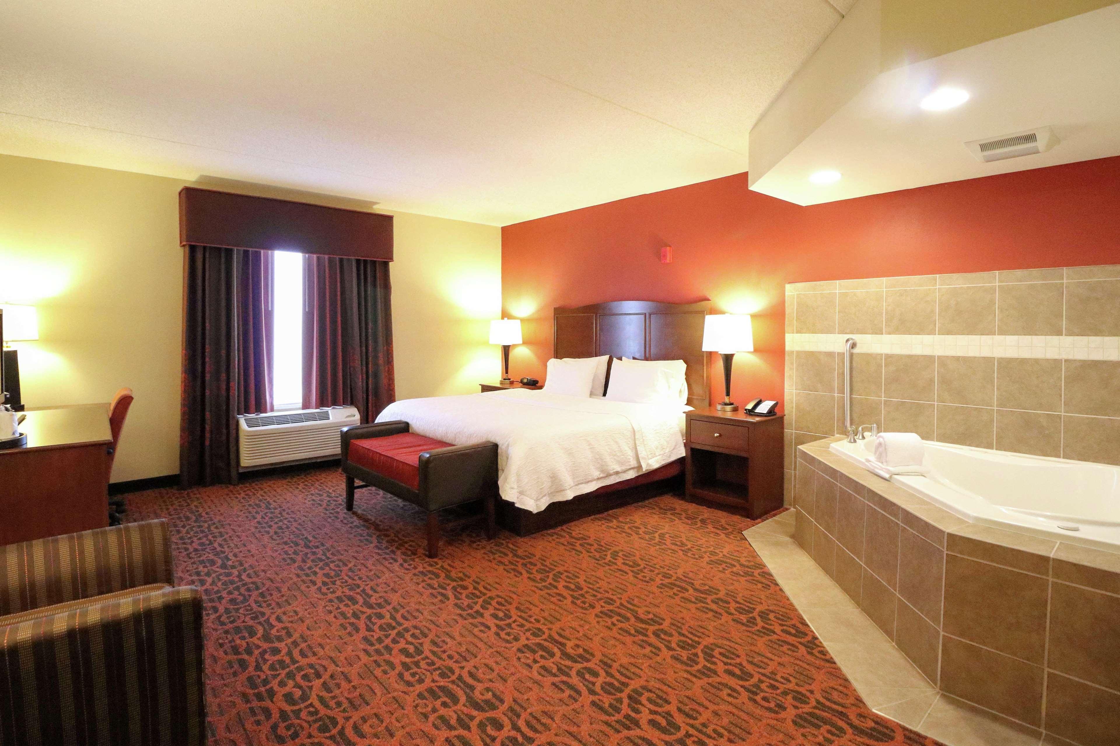 Hampton Inn Columbus-South Гроув Сити Екстериор снимка