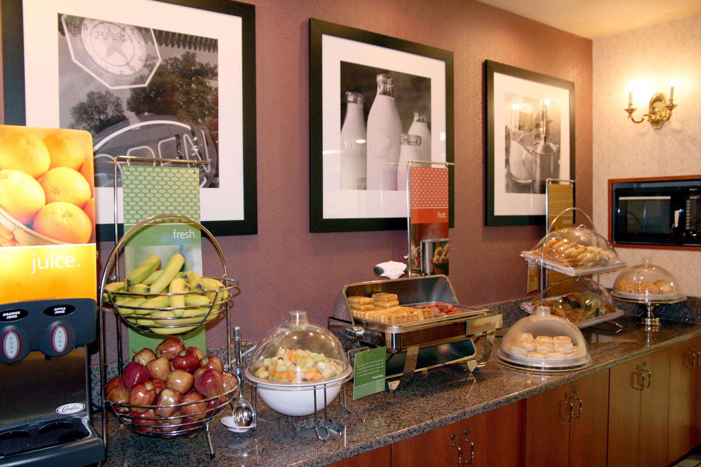 Hampton Inn Columbus-South Гроув Сити Ресторант снимка
