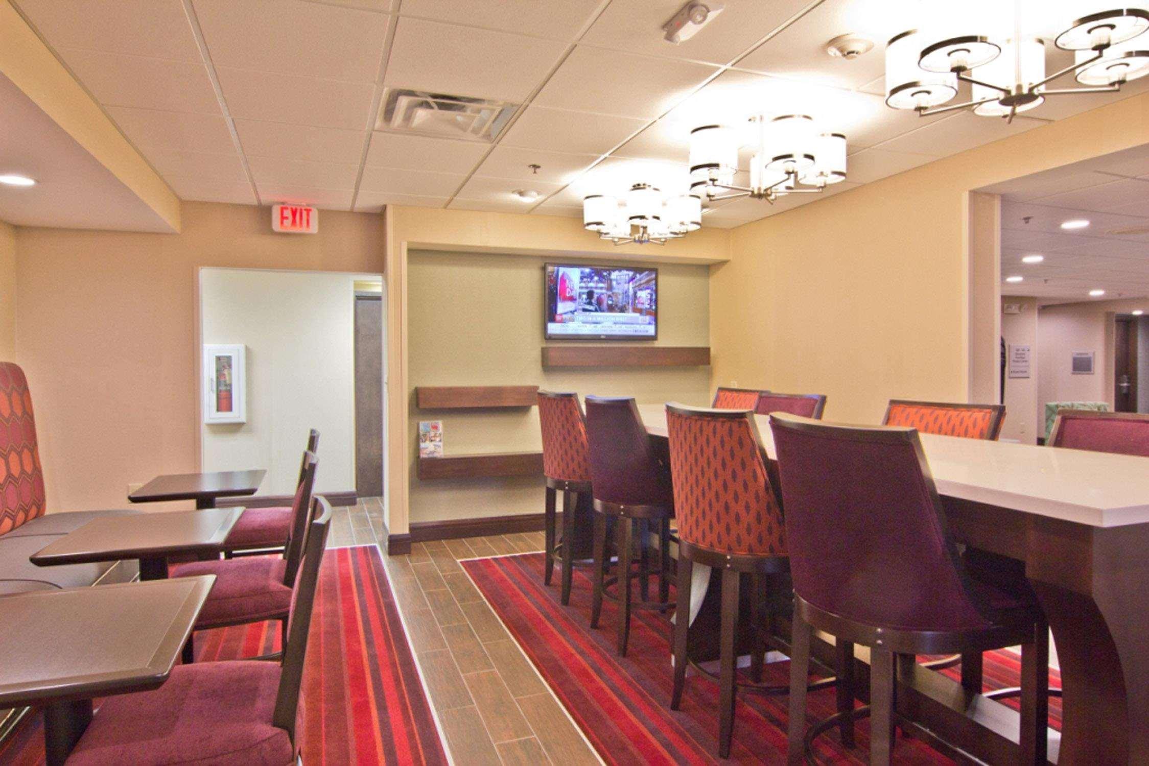 Hampton Inn Columbus-South Гроув Сити Екстериор снимка