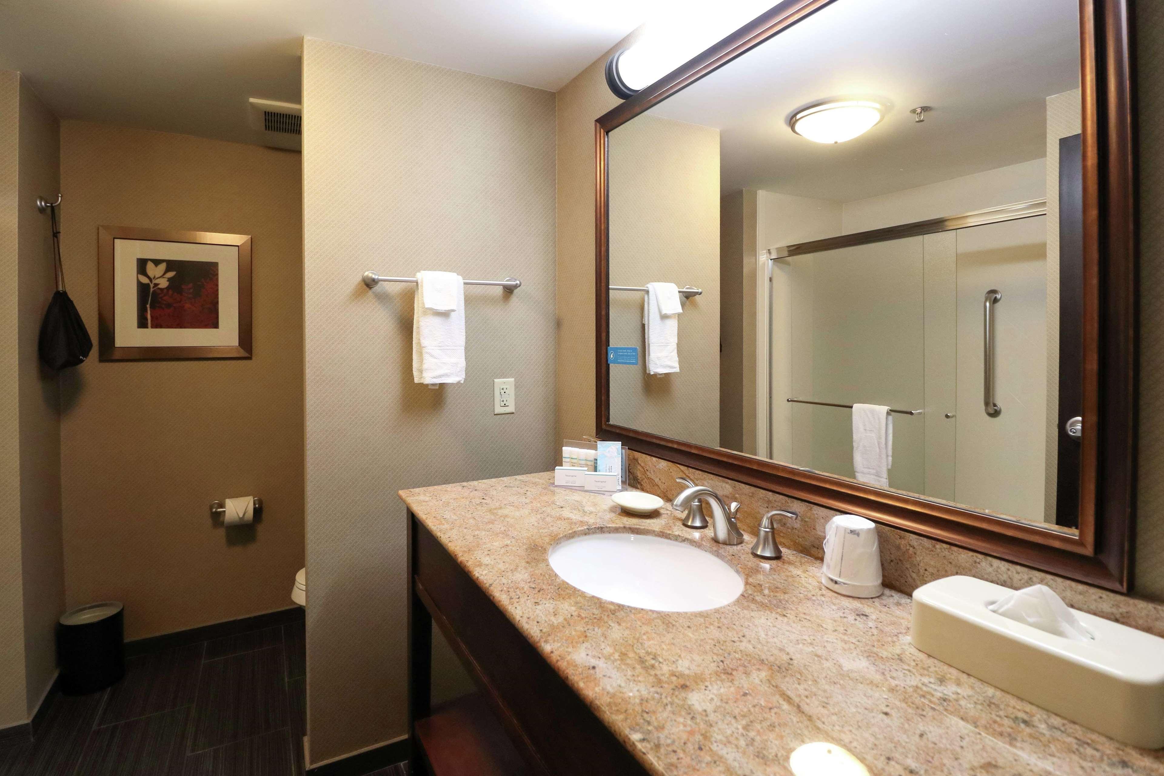 Hampton Inn Columbus-South Гроув Сити Екстериор снимка
